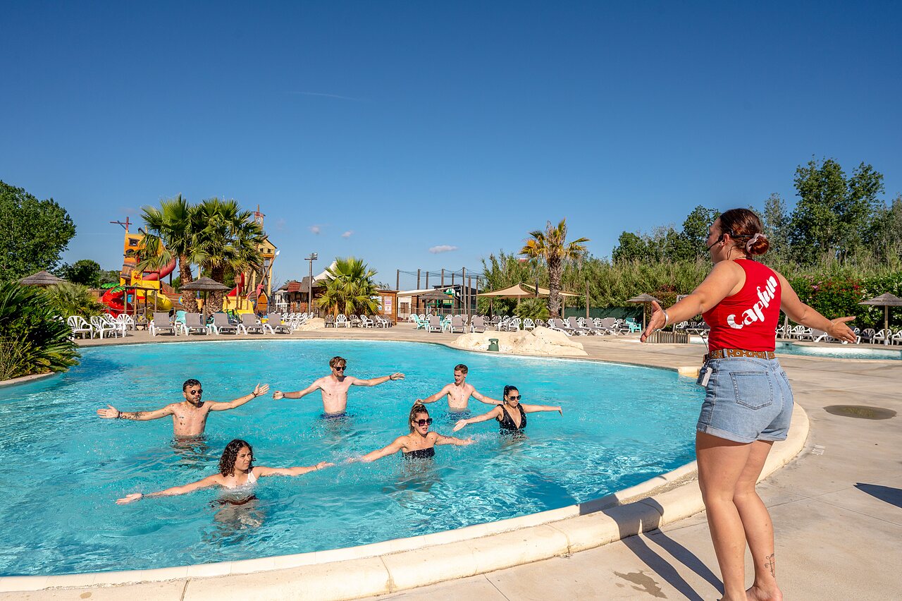 Animation aquatique et piscine avec toboggans au camping CAPFUN Teorix � MARSEILLAN PLAGE (34).