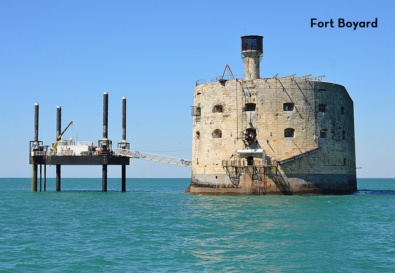 Fort Boyard, monument historique embl�matique � visiter pr�s de Breuillet, Charente-Maritime.