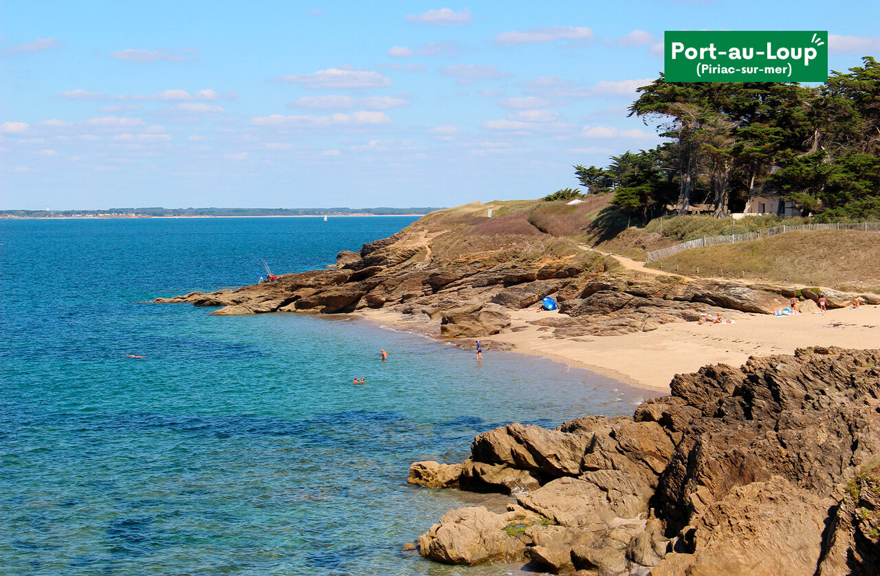 Plage rocheuse de Port-au-Loup � Piriac-sur-mer, Loire-Atlantique.