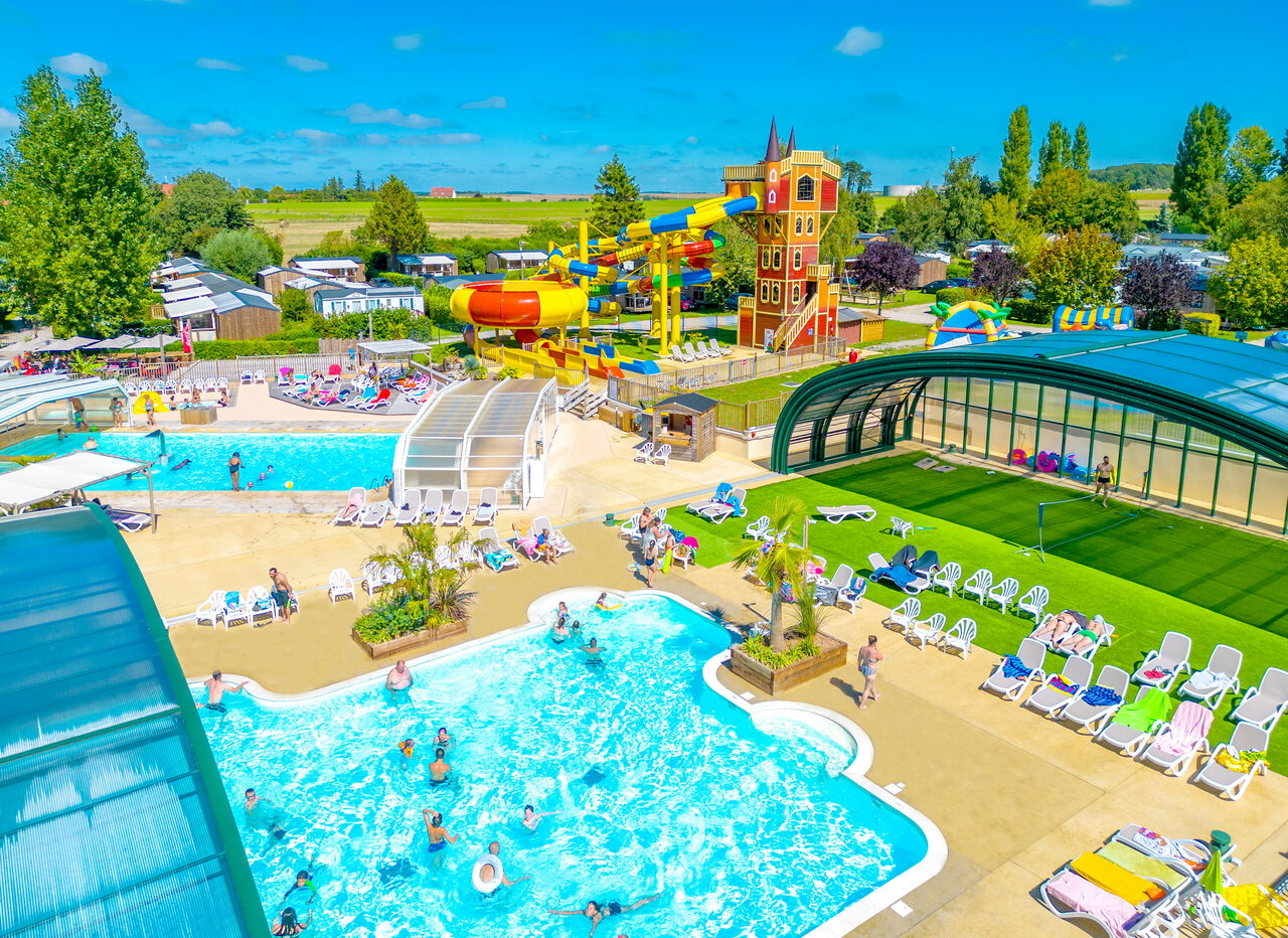 Parc aquatique, piscines et toboggans g�ants au camping CAPFUN Val d'Authie (80).