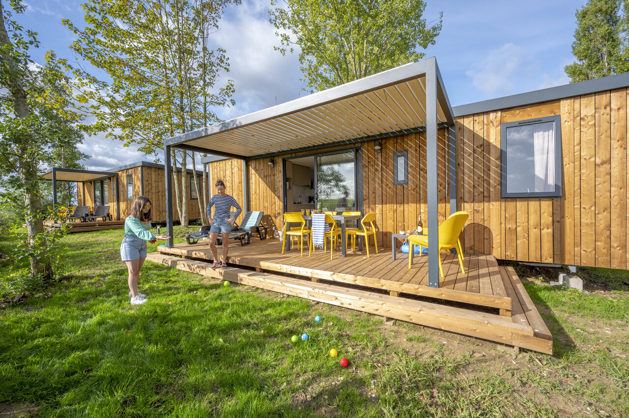 Mobil-home moderne avec terrasse, famille, au camping CAPFUN Val d'Authie.