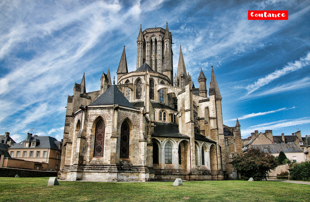 Cath�drale Notre-Dame de Coutances, monument historique � visiter en Normandie.