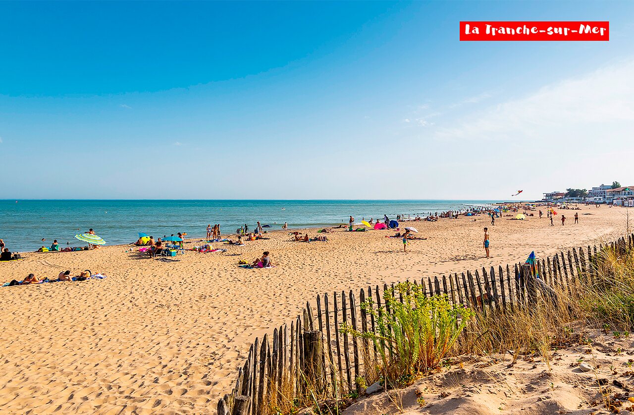 Plage de sable fin � La Tranche-sur-Mer, Vend�e, lieu � visiter.
