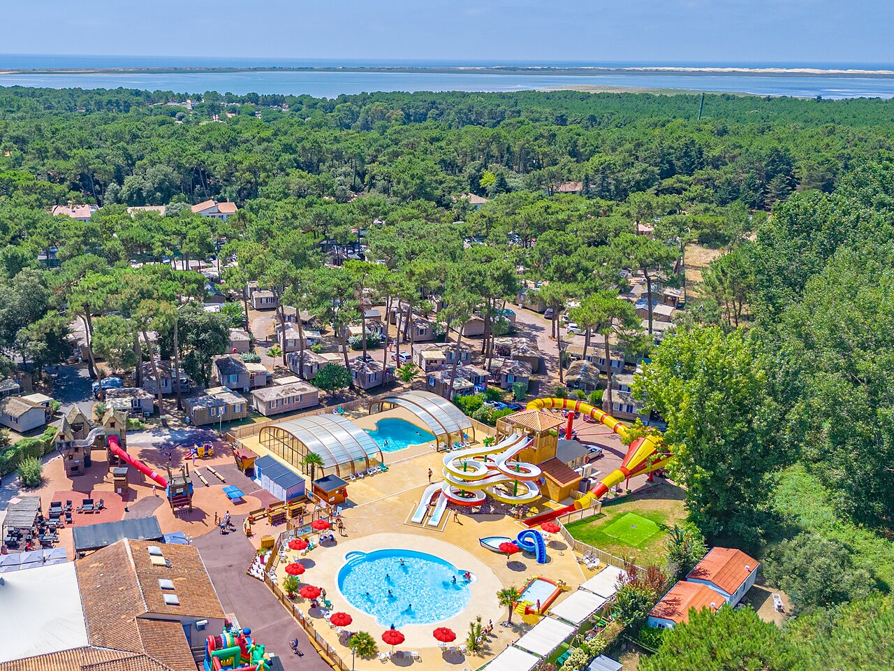 Parc aquatique, toboggans g�ants et Mobil-homes au camping CAPFUN Zephir � Les Mathes La Palmyre.